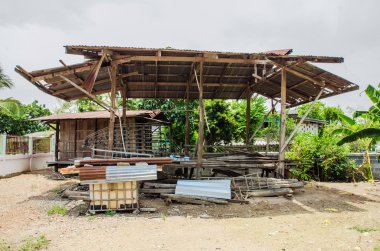 Eski terk edilmiş ahır