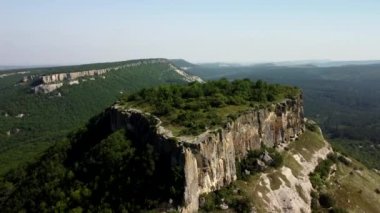 Antik Tatar şehrinin bulunduğu dağın tepesine uçuş.