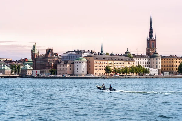 Eski şehir Stockholm yelkenli tekne