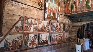 Eski ahşap kilisenin içi