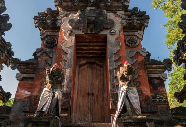 Kamienne Posągi Przed Bramą Świątyni Bali Indonezja — Zdjęcie stockowe