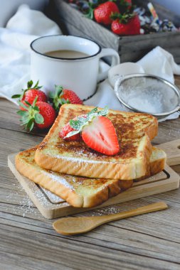 Fransız tost ve kahve, sağlıklı kahvaltı