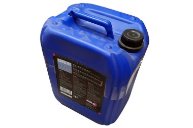 Abiblue. İşlenmiş yüzeyde sıçramaya karşı sıvı var. Mavi plastik tank.