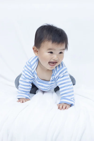 Κινέζικα χαριτωμένο μωρό αγόρι στο κοστούμι ναυτικών — Φωτογραφία Αρχείου