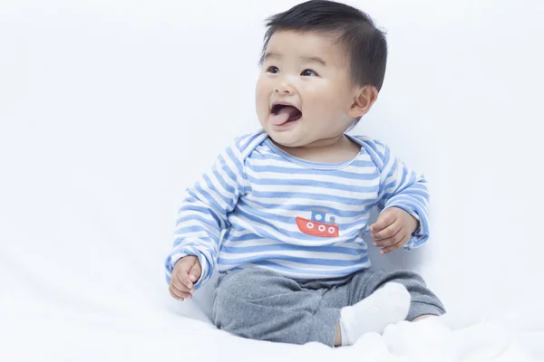 Schattig Chinees baby jongen in sailor suit — Stockfoto