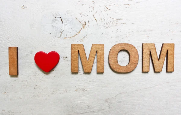 木製の手紙とママが大好き — ストック写真