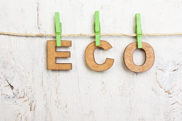 Eco vyrobené z dřevěných písmena na bílém pozadí staré — Stock fotografie