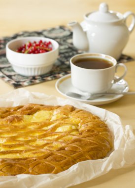 süzme peynir pasta bir kahvaltı