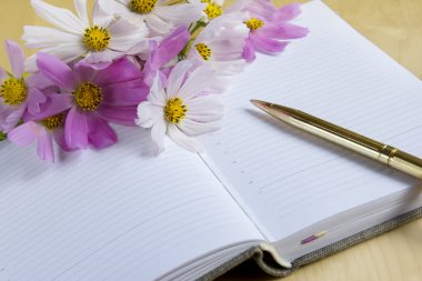 defter ile çiçekler