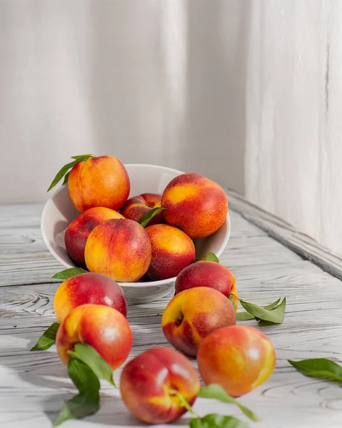 Nectarine Subspecies Common Peach Fruit Which Characterized Smooth Skin Plum — Stock Photo, Image