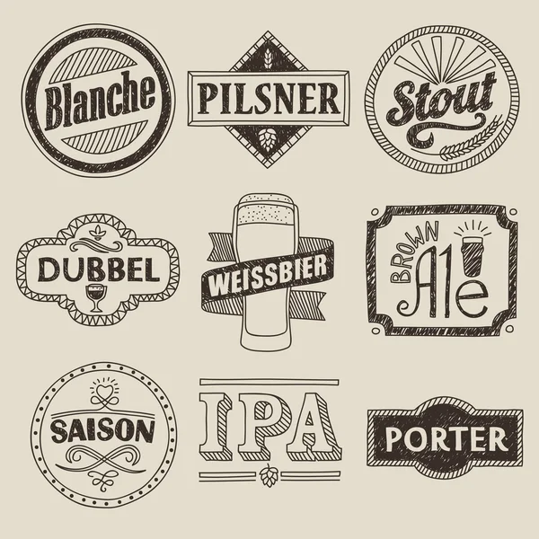 Etiquetas de cerveza artesanal dibujadas a mano — Vector de stock