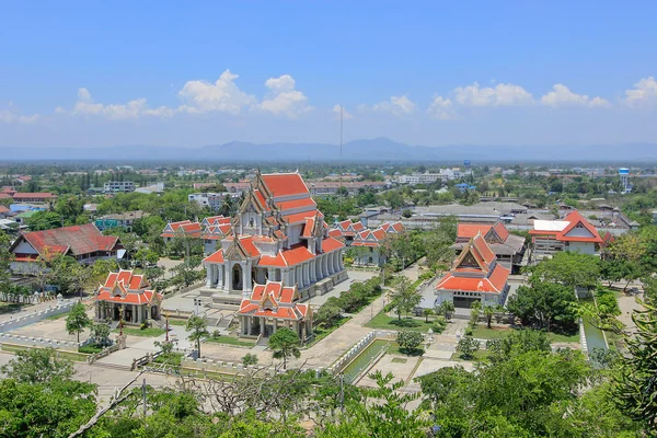 Templo tailandês é status público — Fotografia de Stock