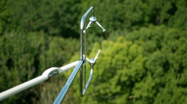Eddy kovaryans sistemleri sonik anemometre bilimsel kule araştırma gaz analizcisi rüzgar karbondioksit gaz dalgalanmalarından oluşur. Sel Ovası Ormanları Meteorolojik Meteoroloji Ölçümleri