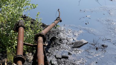 Eski döküm toksik atık, etkileri doğadan kirlenmiş toprak ve su kimyasal maddeler ve petrol lagün, çevre felaketi, çevrenin, kirlenme ile Avrupa, Avrupa Birliği