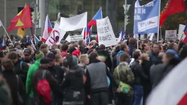 Demonstration Islam Prague Wenceslas Square People Flags Czech Republic — Stock Video