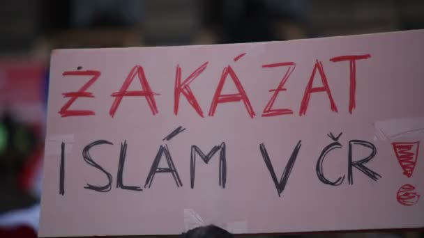 Praag Tsjechië November 2015 Demonstratie Tegen Islam Immigranten Vluchtelingen Praag — Stockvideo