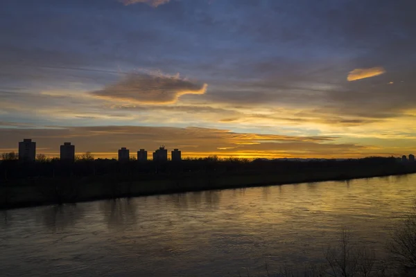 Sunset over river Sava in Zagreb — Stock Photo, Image