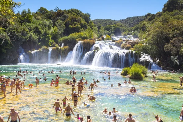     Milli park Krka, Hırvatistan Yüzme insanlar 