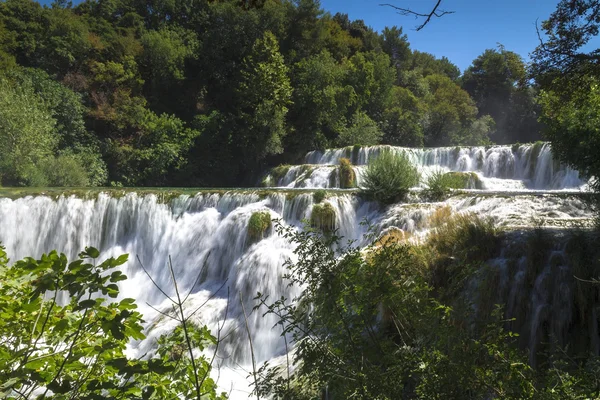 Vízesés a Krka Nemzeti park, Horvátország — Stock Fotó