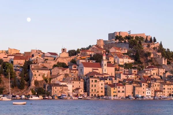 Panorama de Sibenik de tarde — Fotografia de Stock