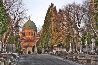 Mezarlık mezarlar ve heykeller