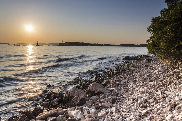 Belo pôr do sol do mar na Croácia — Fotografia de Stock