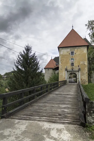 Slottet av staden Ozalj — Stockfoto