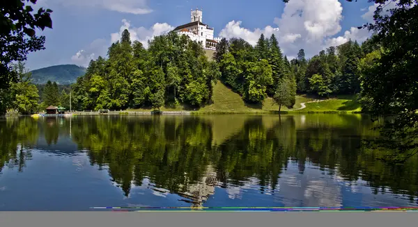 Trakoscan belo castelo na croácia — Fotografia de Stock