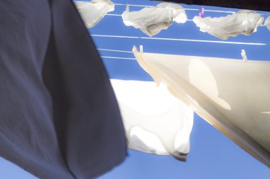 yıkanmış Çamaşırhane üzerinde güneşte kurutma