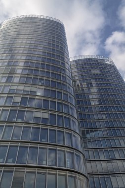 City gökdelen bulutlar