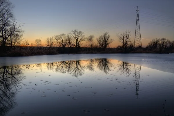 Paysage du lac au coucher du soleil — Photo
