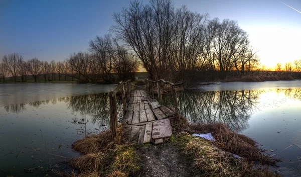 Lago paisaje al atardecer — Foto de Stock