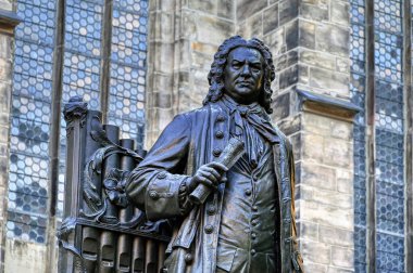 Johann Sebastian Bach 'ın Leipzig' deki St. Thomas Kilisesi 'nin önündeki heykeli.