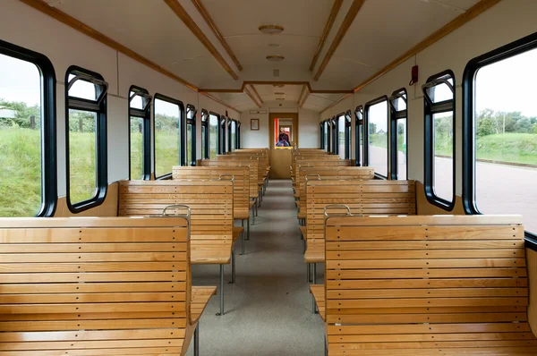 Linhas de assento no velho carro de passageiros — Fotografia de Stock