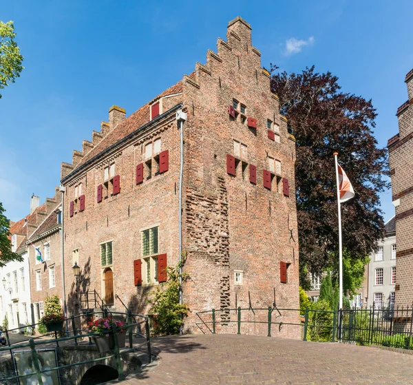 Hus Tinnenburg i gamla staden Amersfoort, Nederländerna — Stockfoto