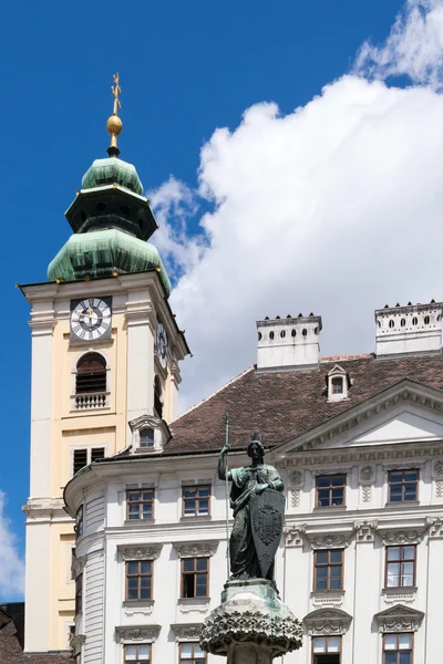 Scots Abbey Tower na placu Freyung, Wiedeń, Austria — Zdjęcie stockowe