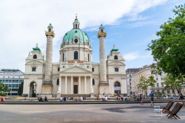 Borromeo'nun, Karlsplatz meydanında Viyana Charles Kilisesi