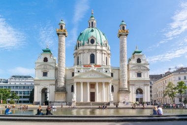 Borromeo'nun, Karlsplatz meydanında Viyana Charles Kilisesi