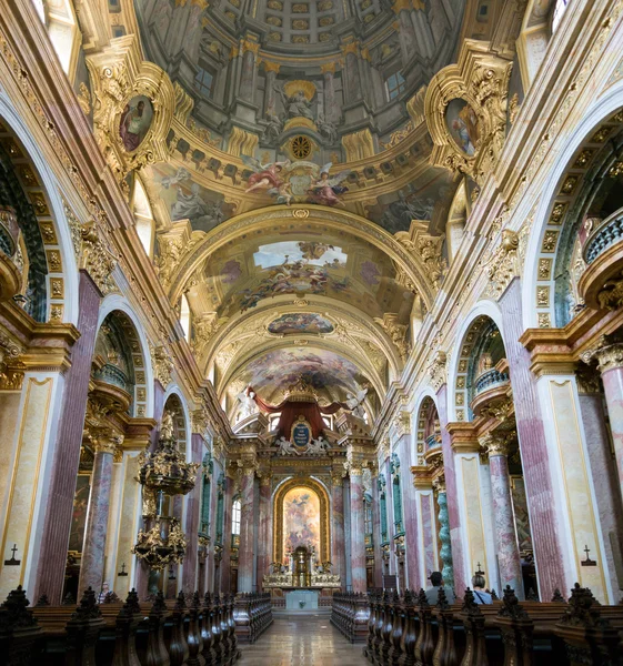 Єзуїтські або університетської церкви інтер'єр у Відні, Австрія — стокове фото