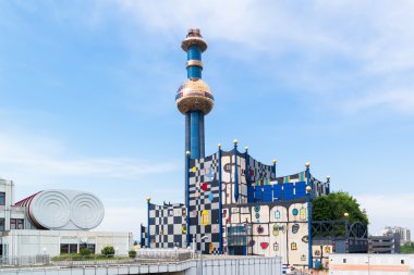 Viyana'da Hundertwasser tarafından Spittelau bitki