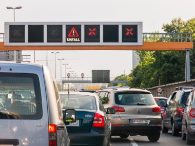Trafik sıkışıklığı sonra kaza Otoyolu, Viyana, Avusturya