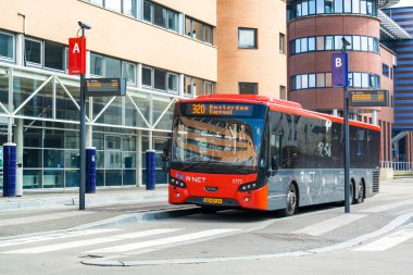 Hilversum tren istasyonundaotobüs, Hollanda