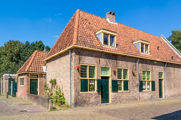 Casa velha em Geest street em Alkmaar, Países Baixos — Fotografia de Stock