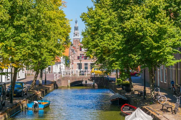 Alkmaar'daki Baangracht kanalı, Hollanda — Stok fotoğraf