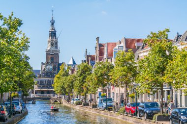 Luttik Oudorp kanalı ve tartı ev Alkmaar, Hollanda