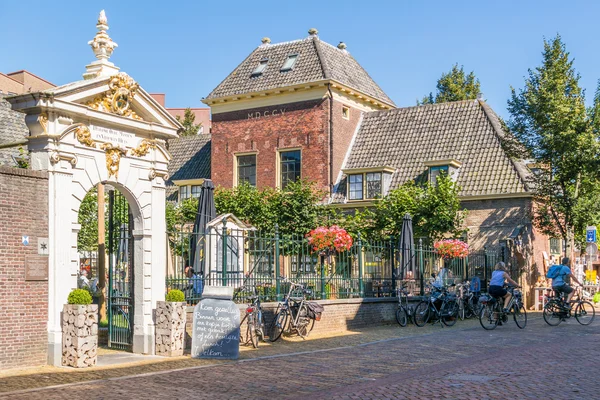 Sonoy utcai jelenet Alkmaar, Hollandia — Stock Fotó