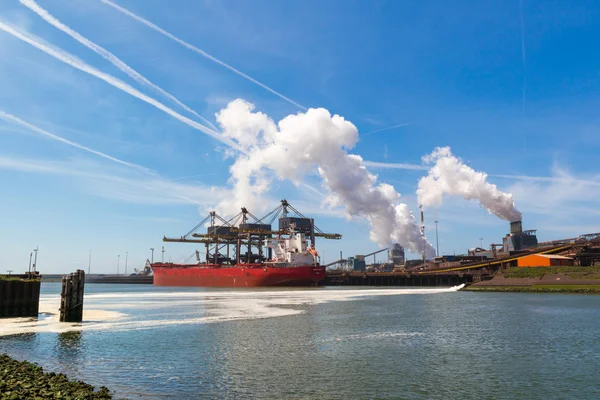 Steel industry in IJmuiden near Amsterdam, Netherlands — Stock Photo, Image