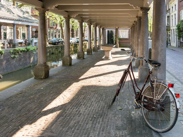 Canal en Gouda, Países Bajos — Foto de Stock