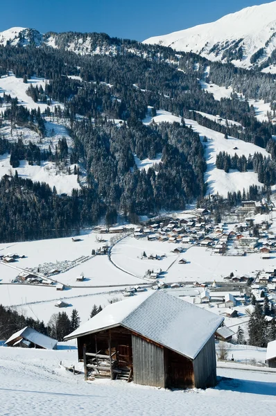 ジンメン タール、スイスの冬 — ストック写真