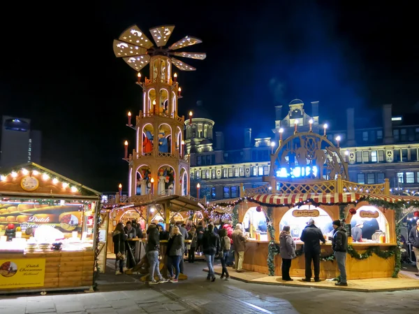 Mercado de Natal de Manchester à noite, Inglaterra — Fotografia de Stock